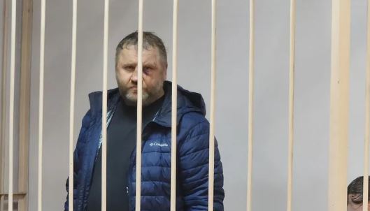 Суд в Петербурге арестовал предполагаемых заказчика и киллера, стрелявшего в водителя адвоката Патрушева около школы 622