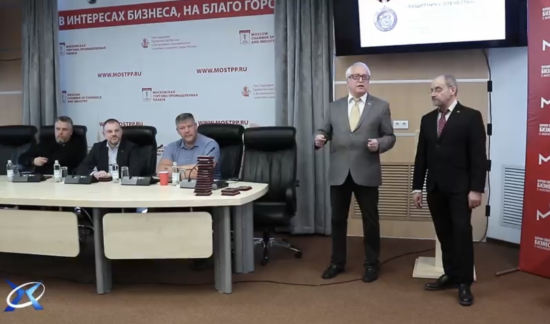 В Москве торжественно вручили медали «Защитнику Отечества» ветеранам и артистам