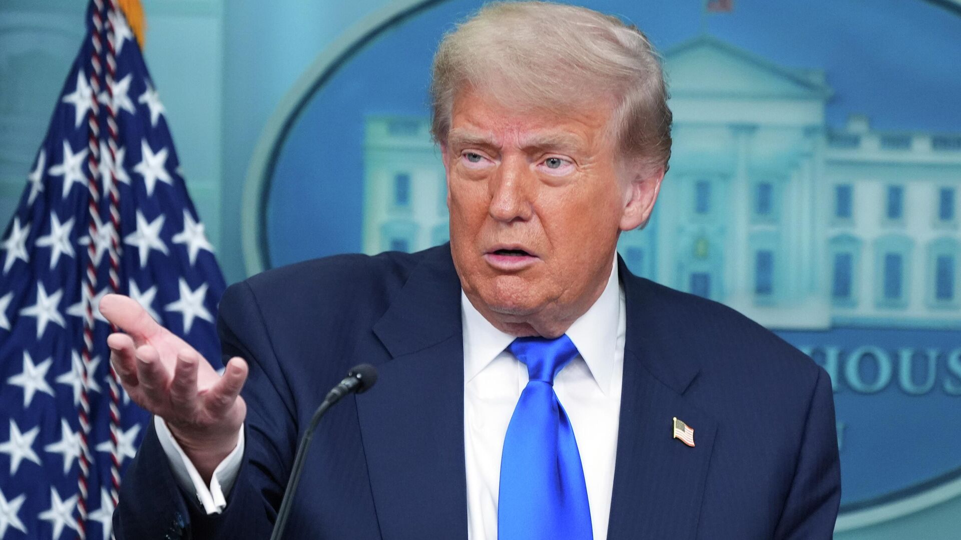 Трамп заявил, что США способны установить контроль над Ормузским проливом