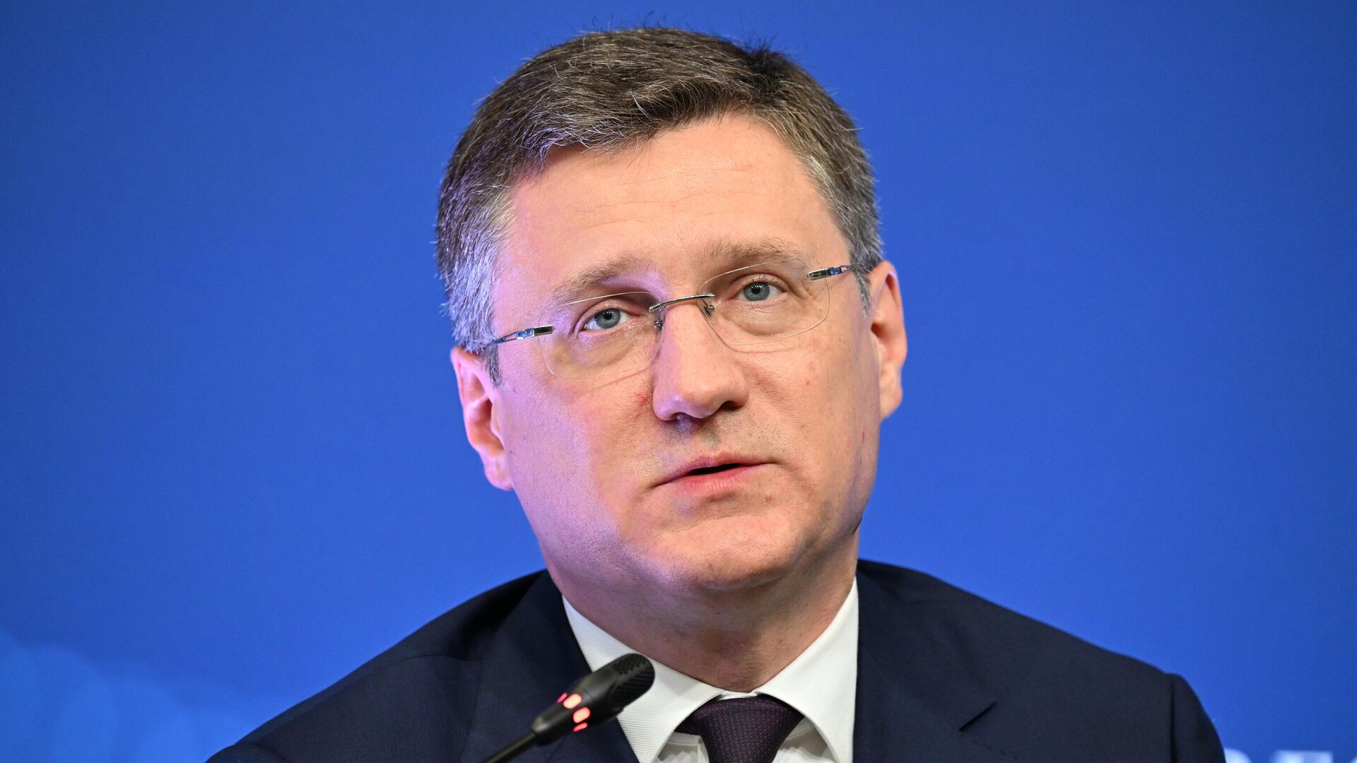 Новак заявил, что Россия планирует достичь уровней добычи нефти, согласованных с ОПЕК+