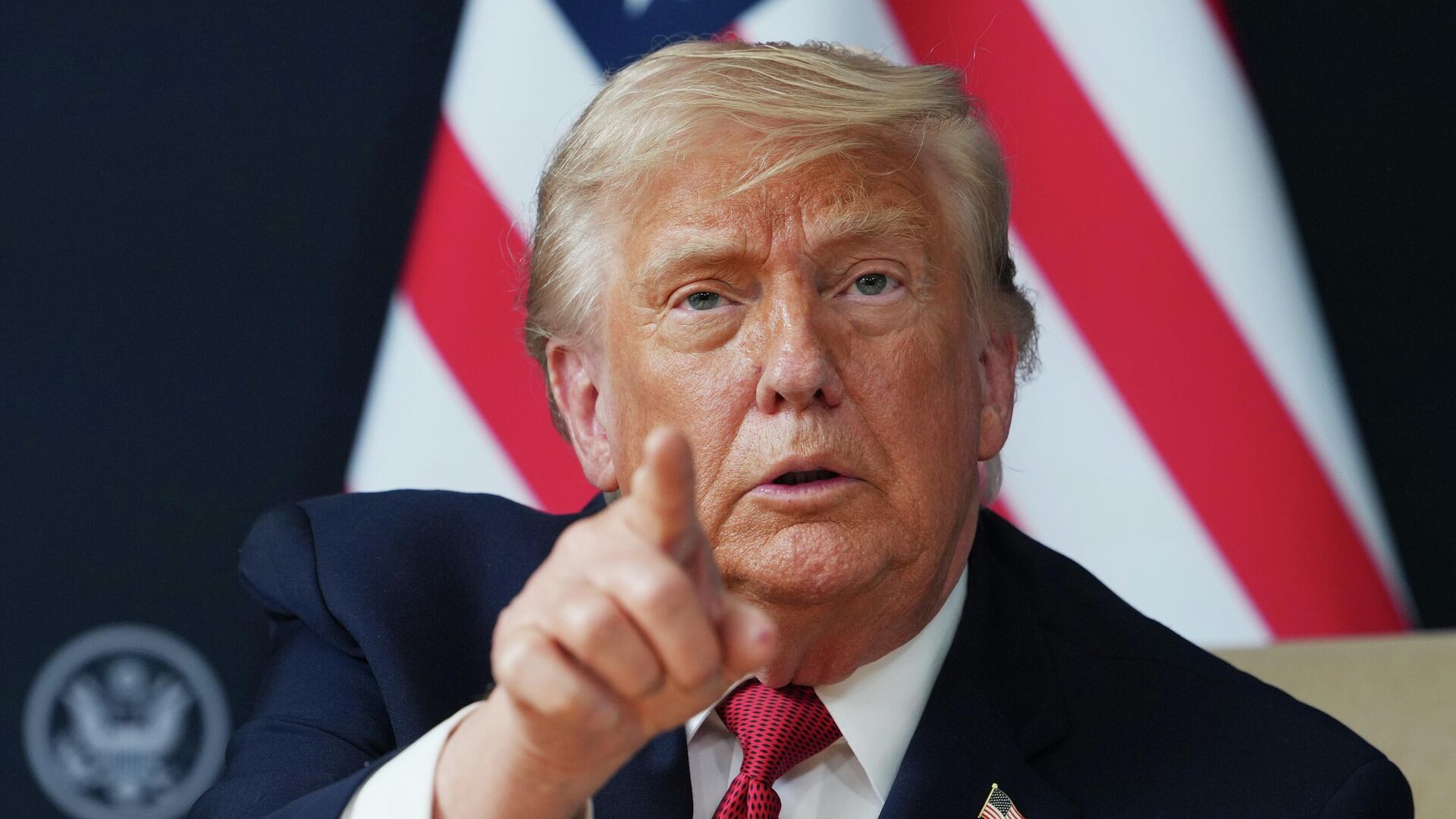 Трамп пригрозил нанести новые удары по Ирану