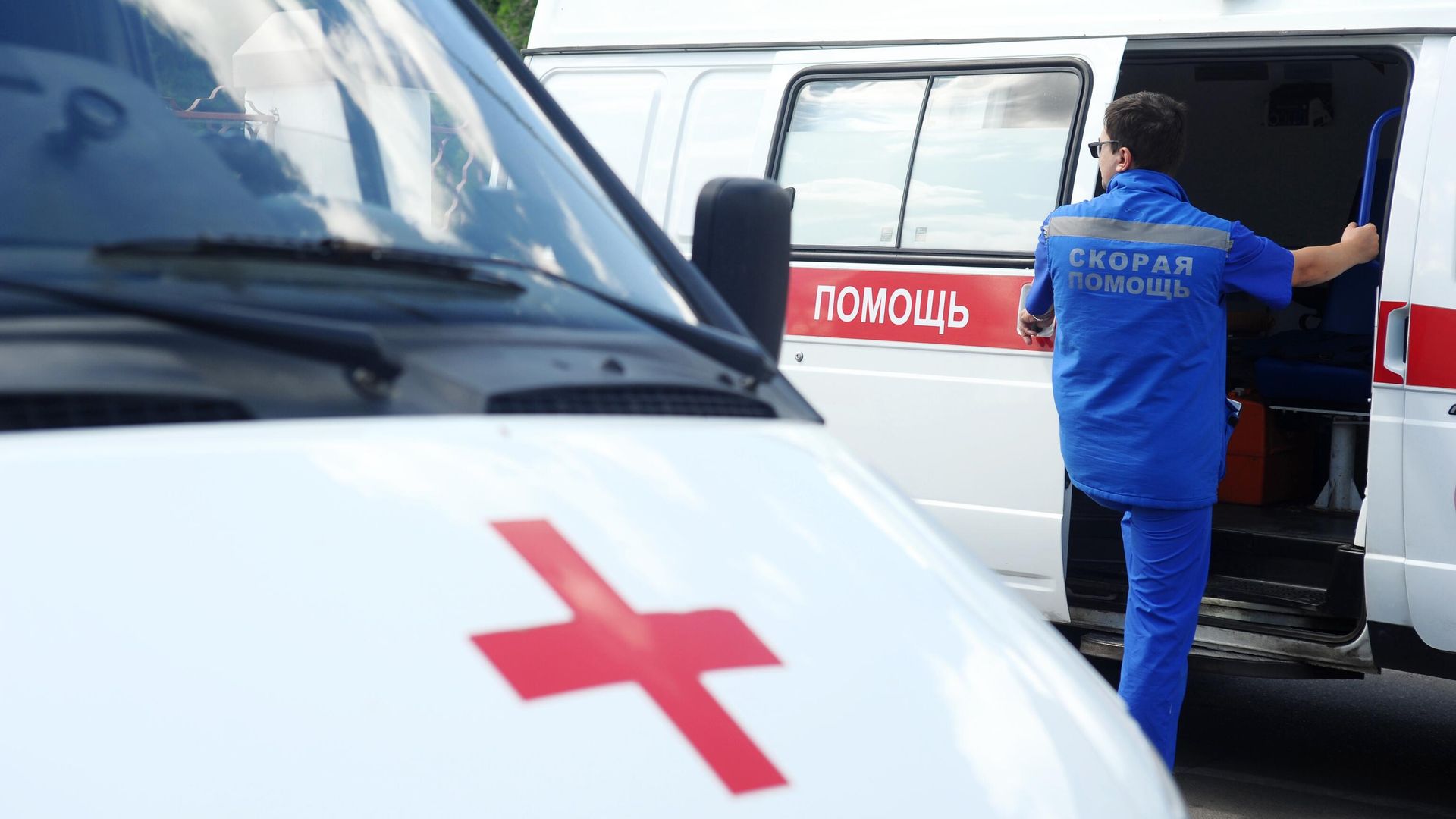 Дрон ВСУ атаковал пассажирский микроавтобус в Брянской области, ранения получили три человека